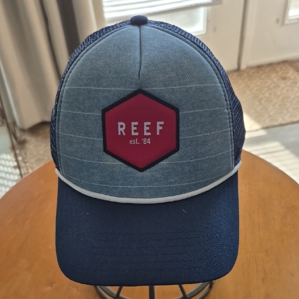 Reef South County Navy and Burgundy Men's Snap Back Trucker Hat